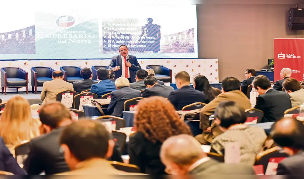 Empresarios analizan situación.