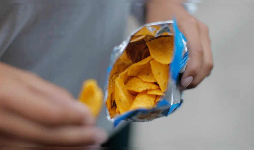 Oaxaca aprueba reforma que prohíbe venta de comida chatarra a menores de edad 