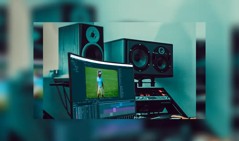 La edición de video suele requerir diferentes prestaciones como mayor poder de procesamiento. Imagen: FixThePhoto.