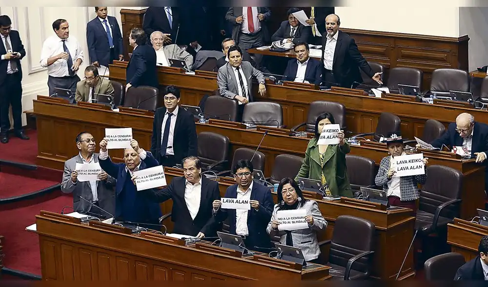 Mayoría bloquea exposición de informe que incluía a Alan y Keiko Mayoría bloquea exposición de informe que incluía a Alan y Keiko