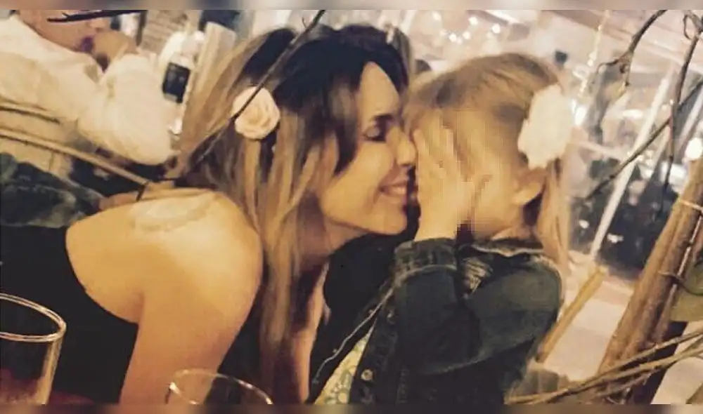 Juliana Oxenford dedica tierno mensaje por el Día de la Madre Juliana Oxenford dedica tierno mensaje por el Día de la Madre