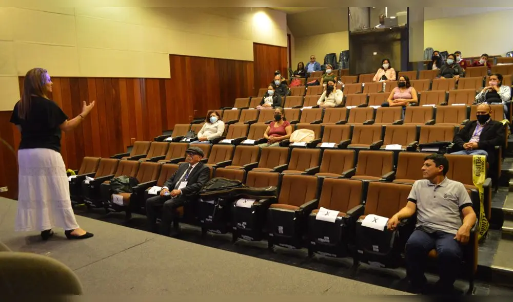 Capacitan a docentes para fomentar lectura en niños