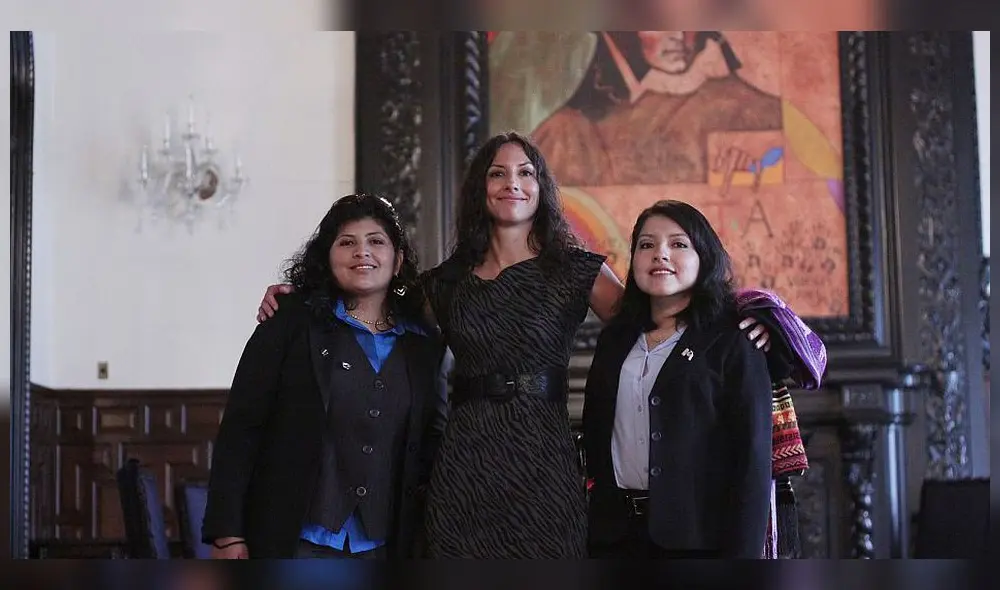 Melissa Soriano junto a Rosa Ávalos y Aracely Quispe durante su visita a Palacio de Gobierno. (Foto: Difusión)