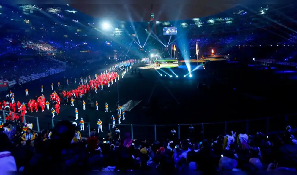 La cantautora peruana se encargó de hacer retumbar el Estadio Nacional con el instrumento peruano