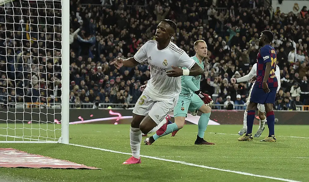 Cristiano Ronaldo asistió al Santiago Bernabéu para ver el partido entre Real Madrid y Barcelona. Foto: AFP Cristiano Ronaldo asistió al Santiago Bernabéu para ver el partido entre Real Madrid y Barcelona. Foto: AFP