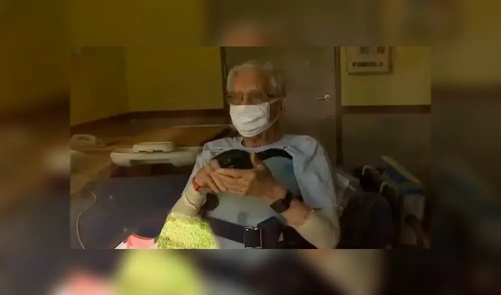 Jim Salsman cayó de una altura de 6 metros mientras realizaba trabajos en su azotea. Foto: KETV Jim Salsman cayó de una altura de 6 metros mientras realizaba trabajos en su azotea. Foto: KETV