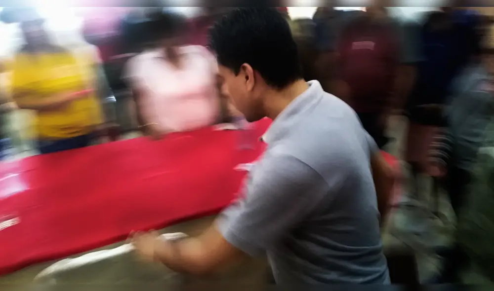 Robo.Instante en el que desaparece el celular del presidente del Juan Aurich. Robo.Instante en el que desaparece el celular del presidente del Juan Aurich.