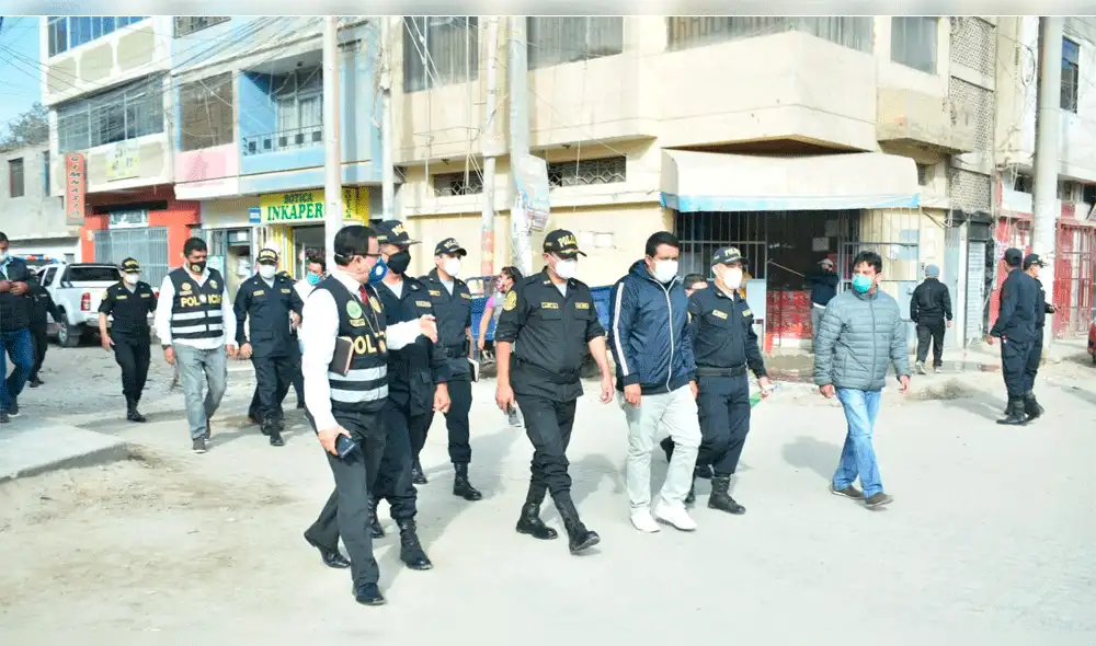 Policía y funcionarios de comuna de Leonardo Ortiz constataron situación de mercado Moshoqueque.