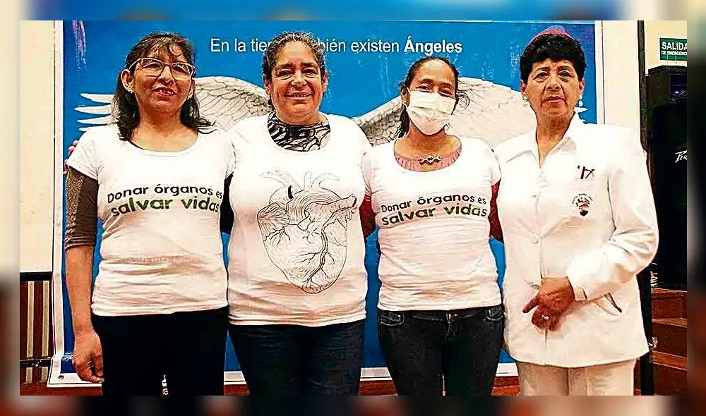GRAN GESTO. Madre de donante y beneficiarias en campaña.