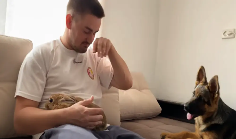 Desliza hacia la izquierda para ver las imágenes del video viral. Foto: Captura de YouTube.