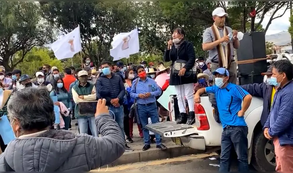 Piden el cierre del Congreso. Foto: captura/Cajamarca Reporteros Piden el cierre del Congreso. Foto: captura/Cajamarca Reporteros