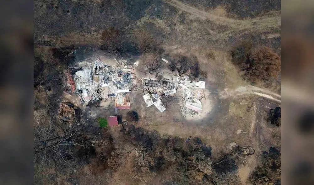 Lo que queda de una propiedad destruida por incendios forestales en Nerrigundah, Australia, el 13 de enero del 2020. (AP Photo/Sam McNeil) Lo que queda de una propiedad destruida por incendios forestales en Nerrigundah, Australia, el 13 de enero del 2020. (AP Photo/Sam McNeil)