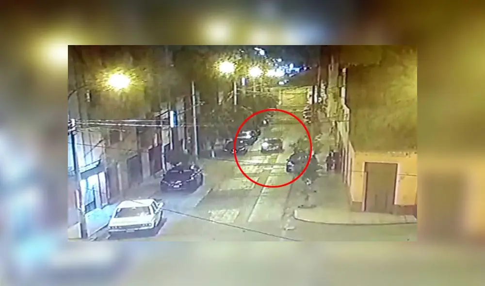 Auto de color gris apagó sus luces al momento en que se perpetró el ataque. (Foto: La República)