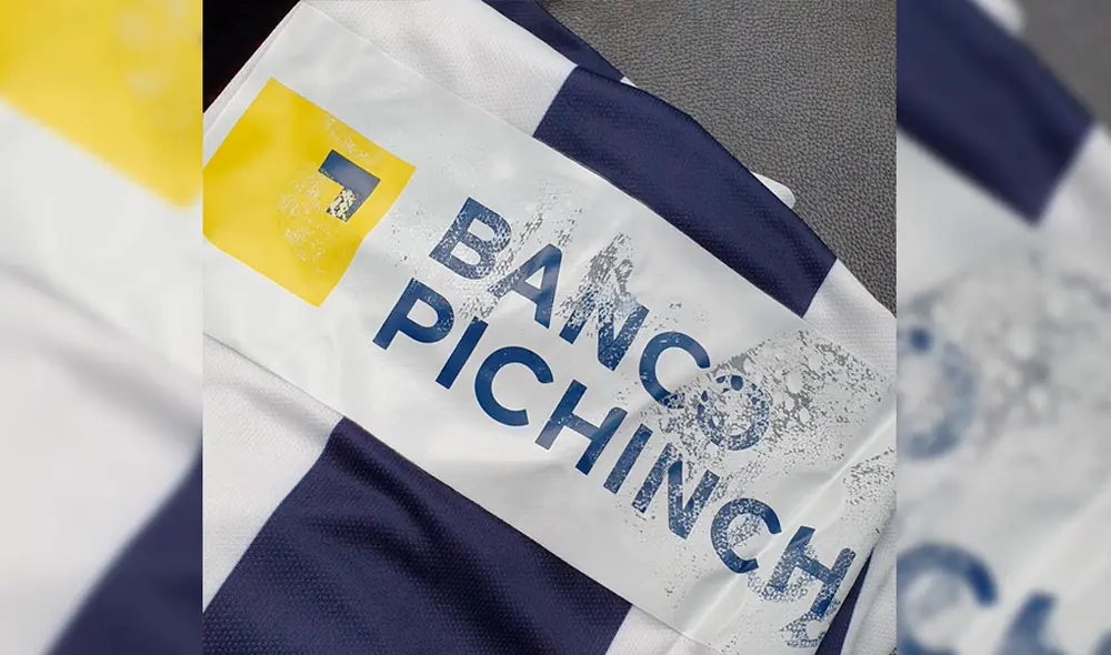 Hincha blanquiazul hace fuerte denuncia contra la empresa encargada de poner logos.Foto: Jamarquina78 Hincha blanquiazul hace fuerte denuncia contra la empresa encargada de poner logos.Foto: Jamarquina78