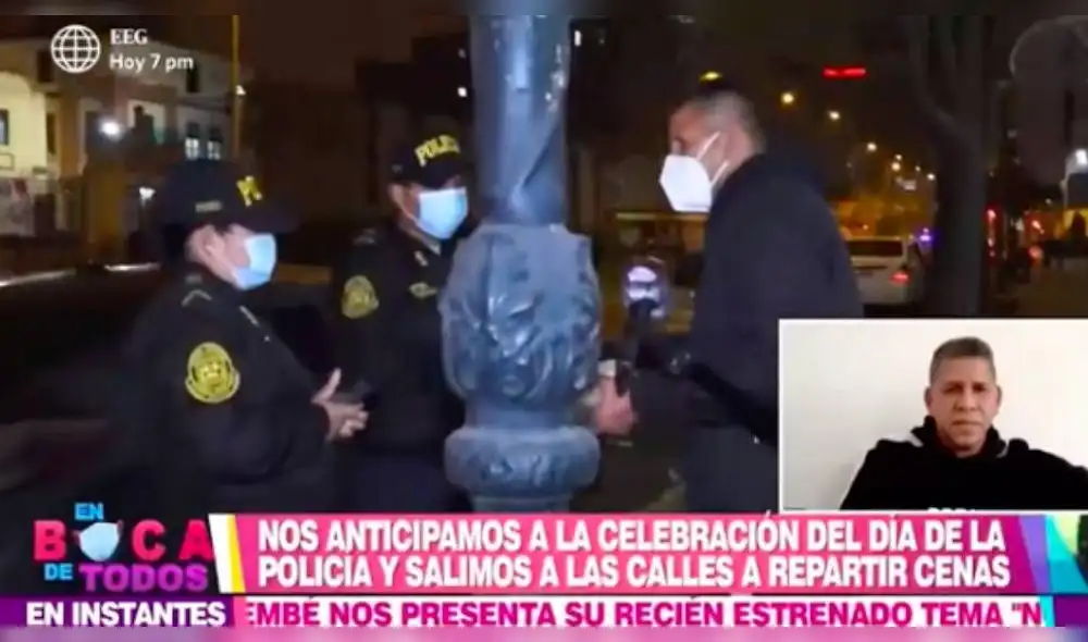 “Una cenita para ustedes porque están haciendo una gran labor. Gracias por todo lo que están haciendo”, dijo el ’Puma’ a los agentes. | Foto: Captura América TV