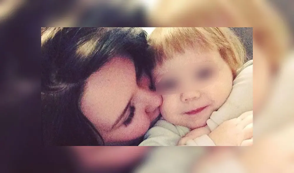 La mujer se fue de fiesta con unos amigos luego de que rompiera su relación. Foto: The Sun La mujer se fue de fiesta con unos amigos luego de que rompiera su relación. Foto: The Sun