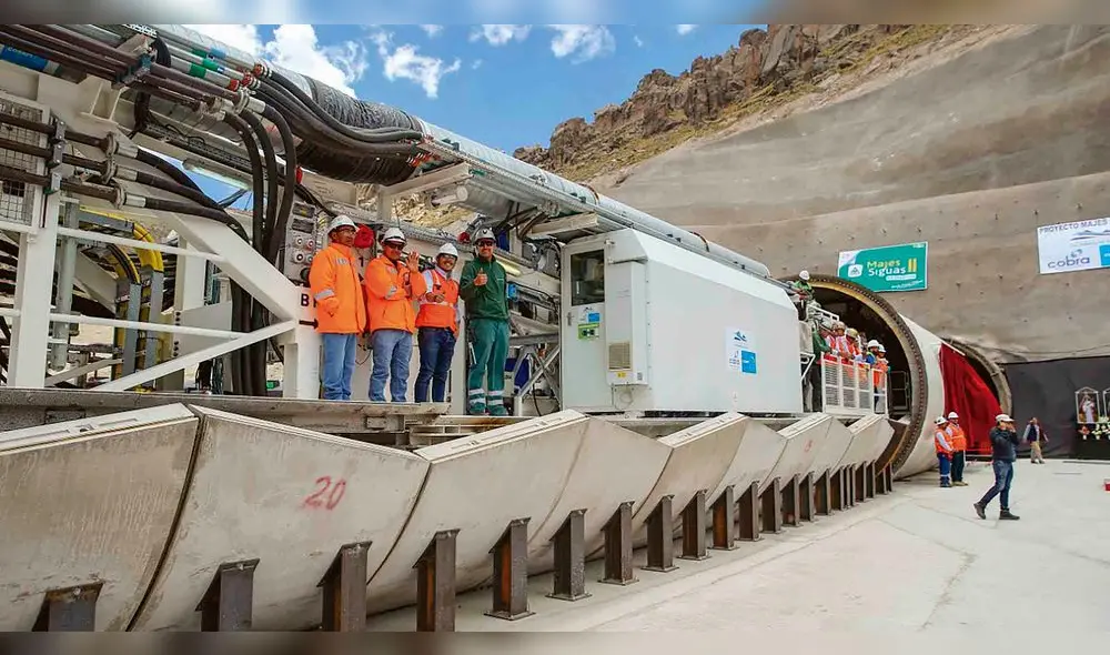 Tuneladora . Este equipo fue adquirido por Cobra para construir el túnel trasandino que derivará las aguas del río Apurímac para su represamiento.