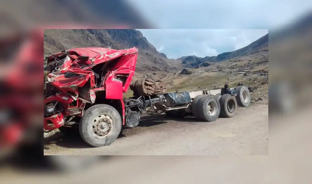 Pasco: conductor salva de morir luego de aparatoso accidente de tránsito