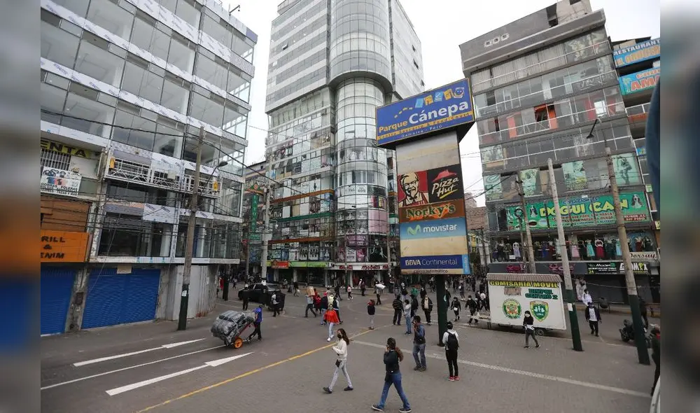 Gamarra, el más grande emporio comercial del país, recibía antes de la pandemia a más de 120 mil personas al día. Hoy llega solo a los 20 mil.
