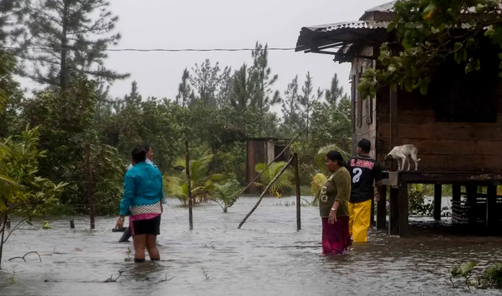 Las autoridades mantienen la alerta roja para el Caribe de Nicaragua, amarilla para el norte y sur, así como verde para el resto del país, ya que no descarta un desastre mayor. Foto: EFE