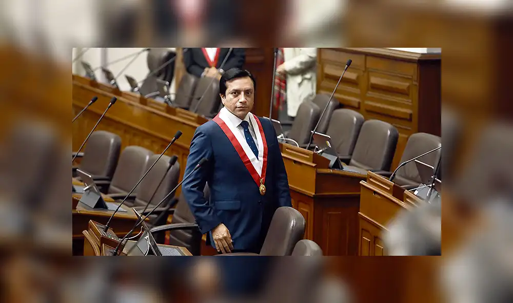 Apoyo. Según Gilbert Violeta, nadie mueve a Janet Sánchez. Foto: Jorge Cerdán Apoyo. Según Gilbert Violeta, nadie mueve a Janet Sánchez. Foto: Jorge Cerdán