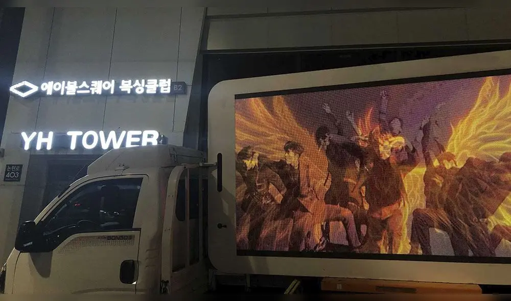 Fans de X1 en Corea del Sur contratan pantallas LED para pedir que el grupo retome sus actividades