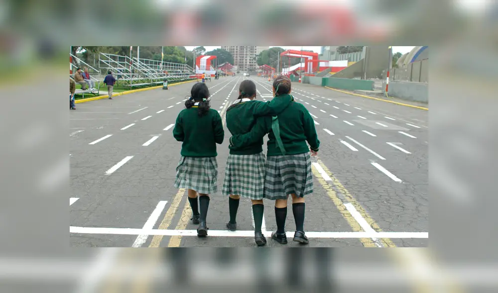 El uso de la falda escolar restringe los derechos fundamentales de las escolares, según estudio