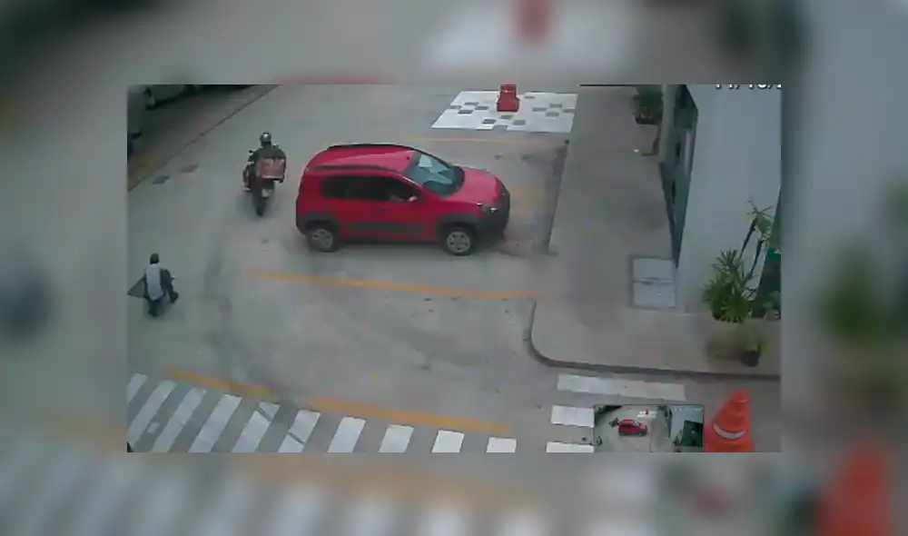 Desliza para ver el desenlace de este viral de YouTube. Foto: Captura. Desliza para ver el desenlace de este viral de YouTube. Foto: Captura.