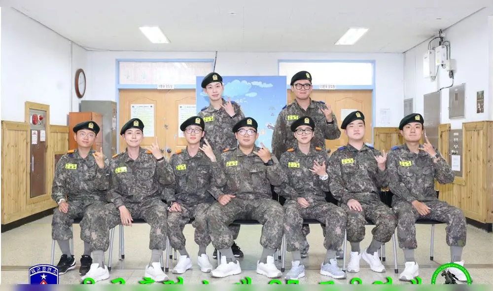 Deslice para ver más fotos de Jinwoo y Seunghoon de WINNER.