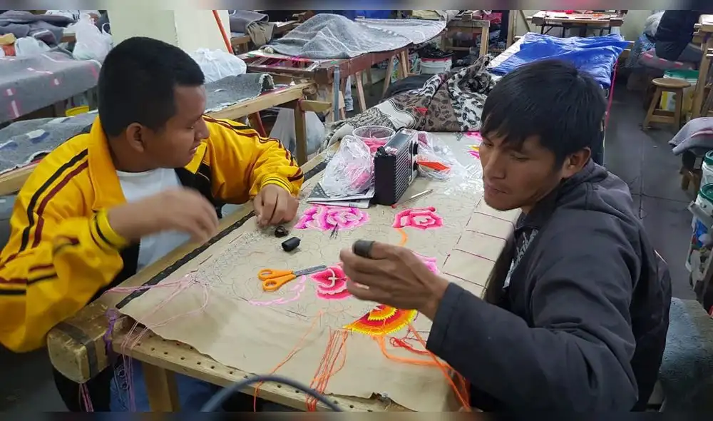 Junín: fustanes a precios cómodos y elaborados a mano en penal de Huamancaca