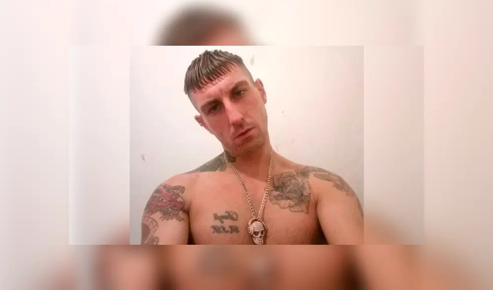 Una mujer quedó horrorizada luego que un delincuente la abrazara para pedirle perdón después de apuntarle con un arma en la cabeza. (Foto: Mirror) Una mujer quedó horrorizada luego que un delincuente la abrazara para pedirle perdón después de apuntarle con un arma en la cabeza. (Foto: Mirror)