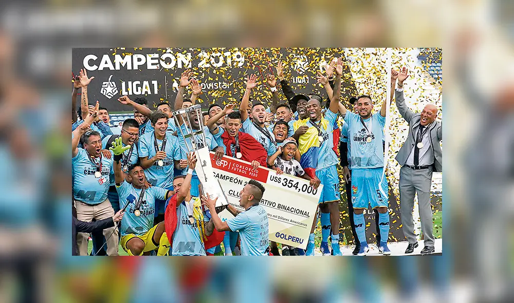 Especial. Los jugadores de Binacional festejan el campeonato luego de un partido complicado en Matute. En diez años de historia, el club ya logró su primer título.