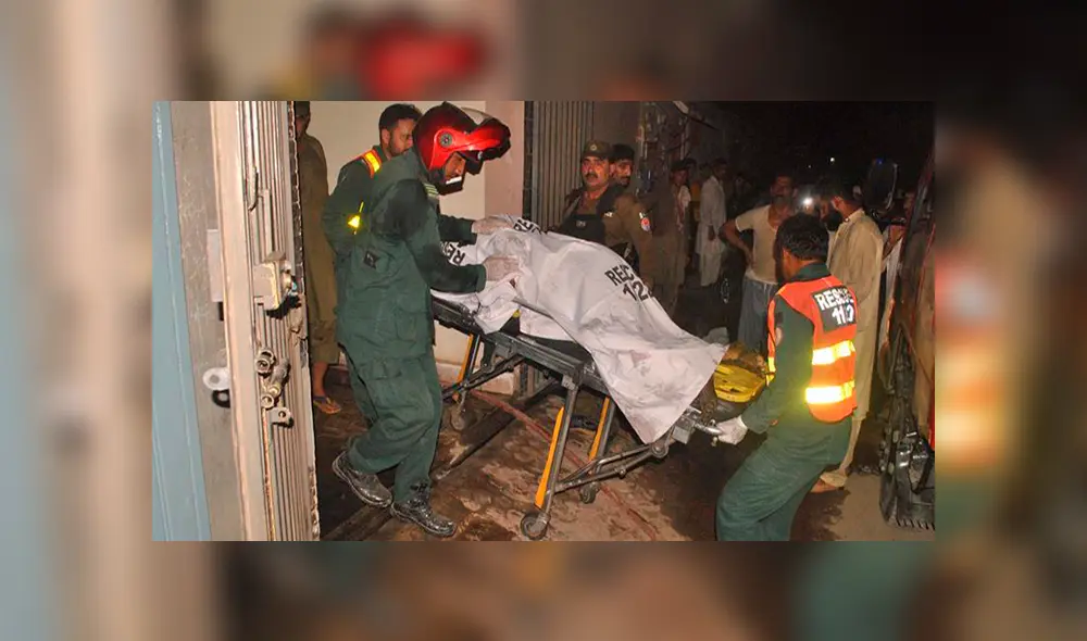 Feminicida mató a esposa, sus dos hijos y seis familiares más en Pakistán. Foto: Efe Feminicida mató a esposa, sus dos hijos y seis familiares más en Pakistán. Foto: Efe