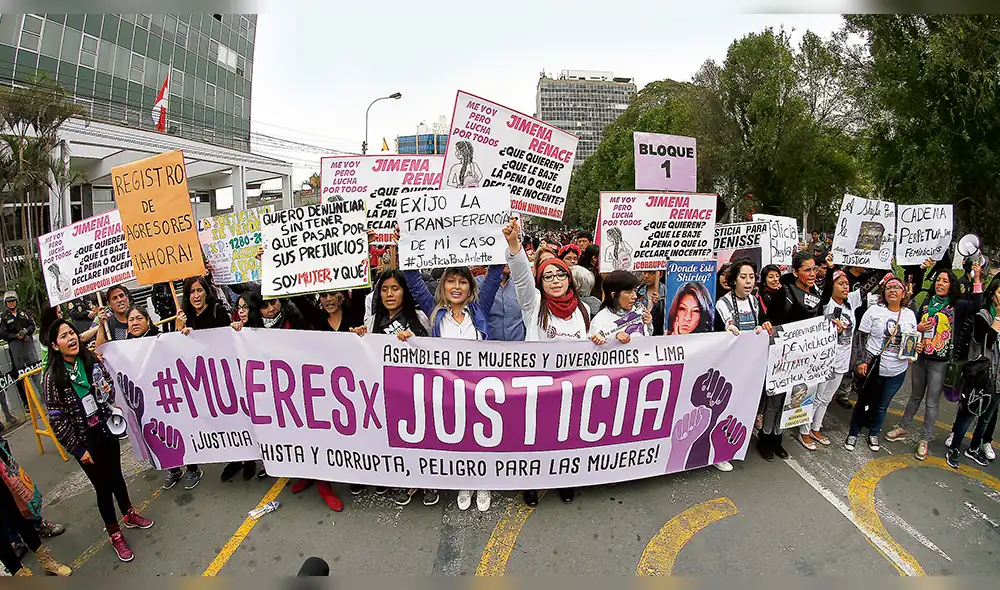 Cientos de mujeres exigen reforma de justicia con equidad de género Cientos de mujeres exigen reforma de justicia con equidad de género