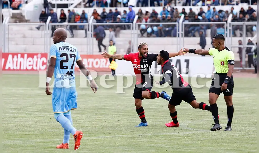 Joel Sánchez abrió el marcador en el estadio Guillermo Rosamedina de Juliaca.