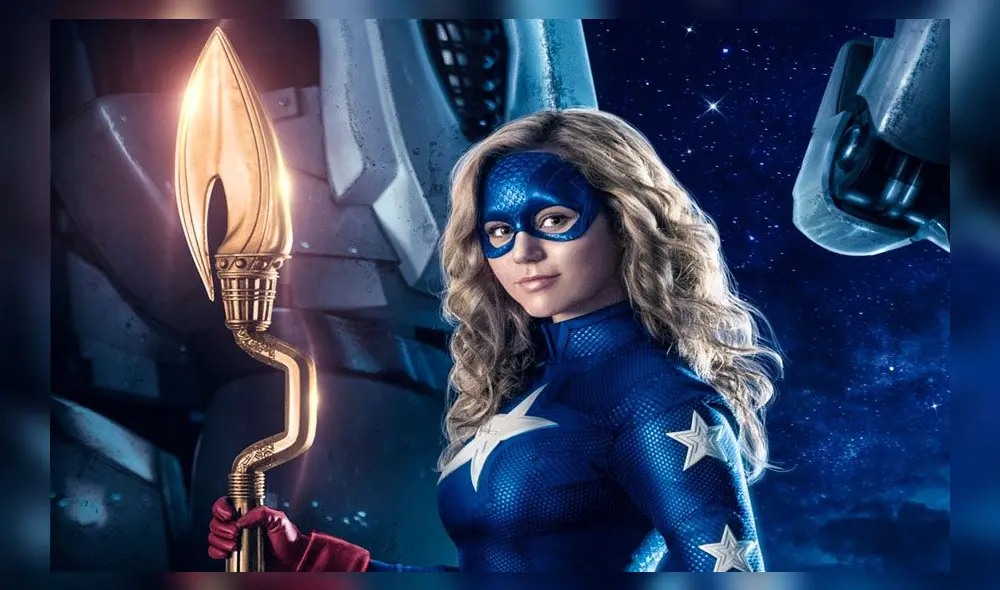 Un plano más cercano a la superheroína en todo su esplendor