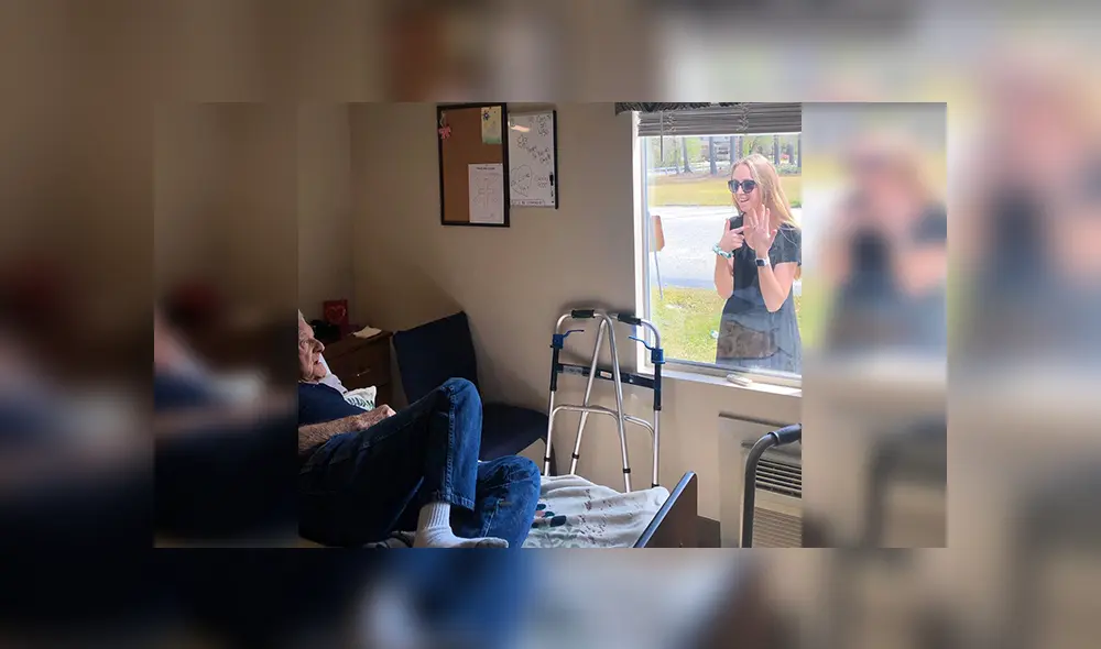 Desliza las imágenes para observar el conmovedor gesto que tuvo una mujer con su abuelo al comentarle sobre su compromiso. Desliza las imágenes para observar el conmovedor gesto que tuvo una mujer con su abuelo al comentarle sobre su compromiso.