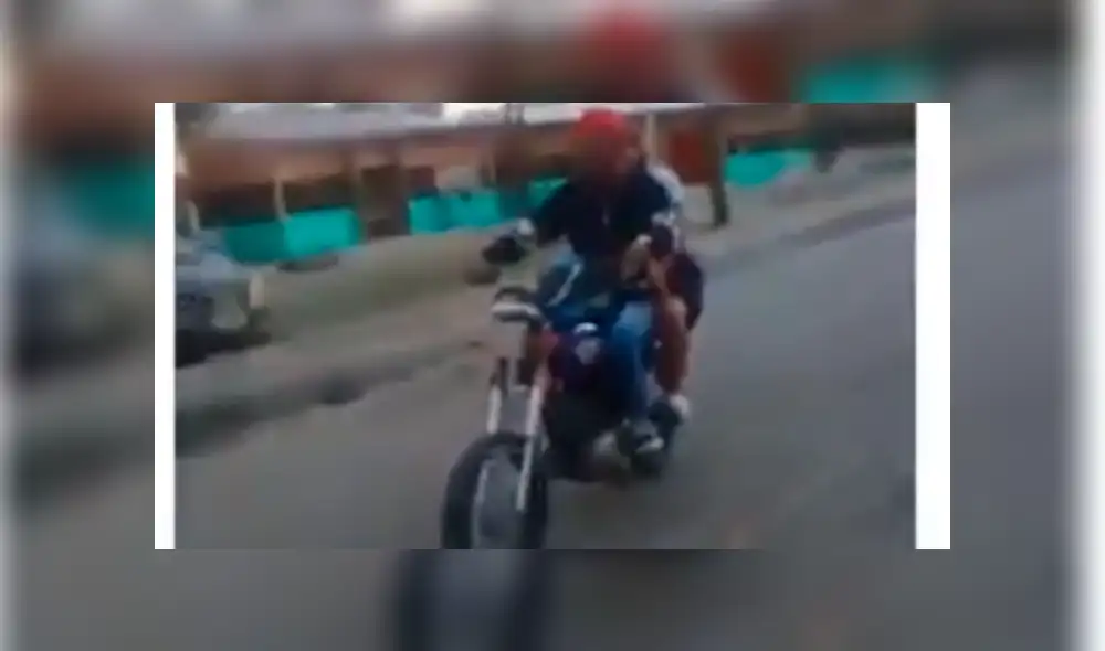 Vía Facebook: hace peligrosa maniobra con su moto para sorprender a su pareja y todo terminal mal [VIDEO]
