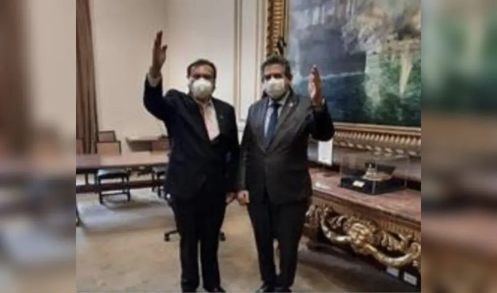 Santiago Arancibia con Manuel Merino en el Congreso. Foto: difusión redes sociales. Santiago Arancibia con Manuel Merino en el Congreso. Foto: difusión redes sociales.