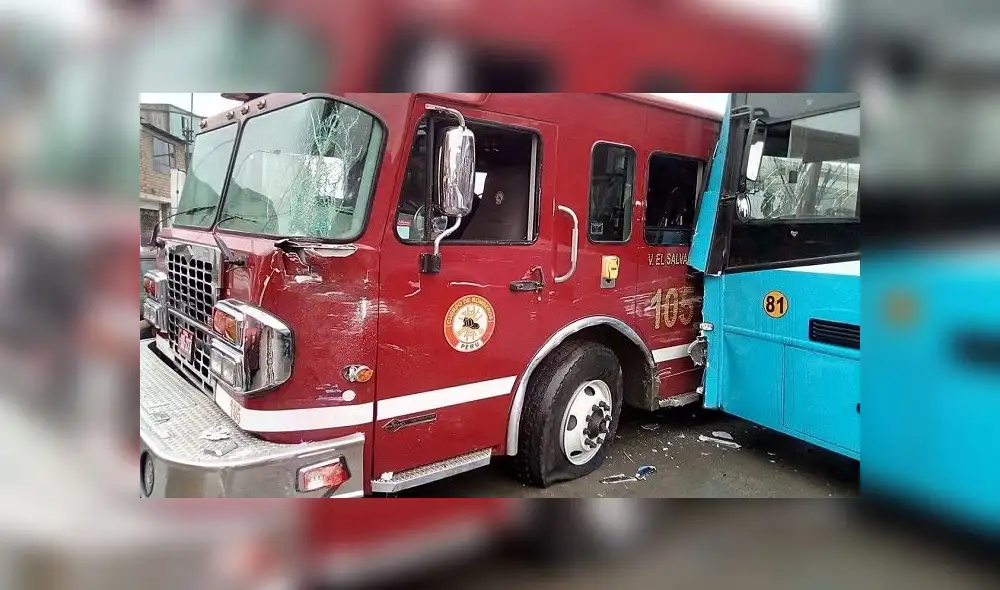 Bus de "Los Chinos" que hacía ‘correteo’ chocó contra camión de bomberos [VIDEO]