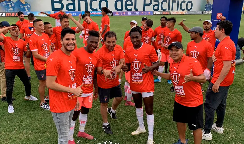 Liga de Quito se coronó campeón de la Copa Ecuador, tras conseguir un resultado global de 3-3 en el estadio ‘Jocay’ de Manta. Liga de Quito se coronó campeón de la Copa Ecuador, tras conseguir un resultado global de 3-3 en el estadio ‘Jocay’ de Manta.