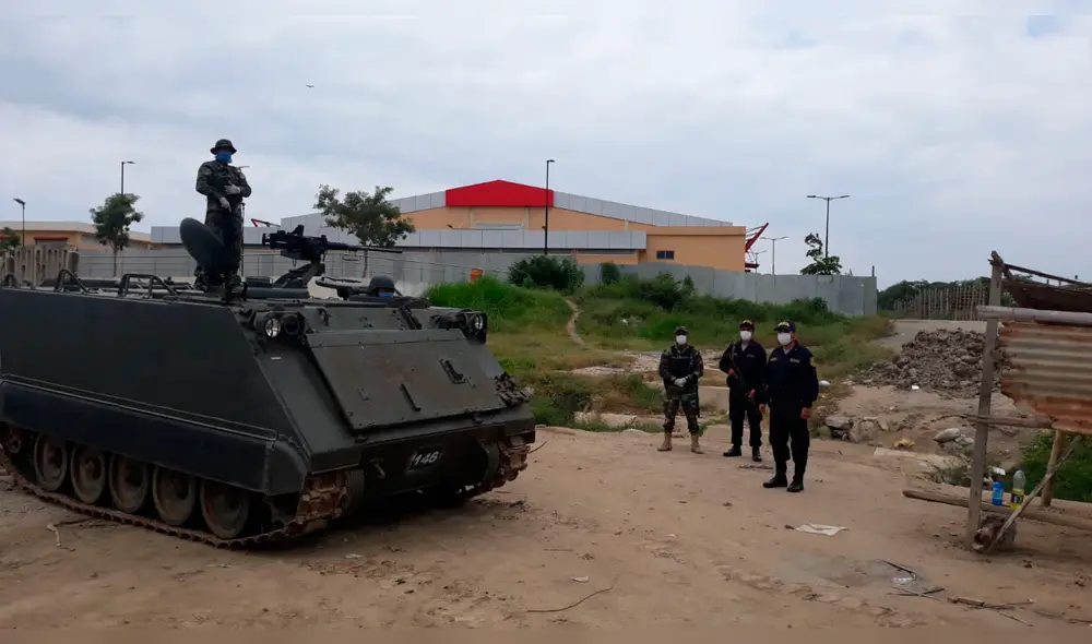 Tanques resguardan frontera con Ecuador. Tanques resguardan frontera con Ecuador.
