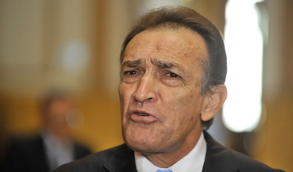 Héctor Becerril. Foto: javier Quispe. Héctor Becerril. Foto: javier Quispe.