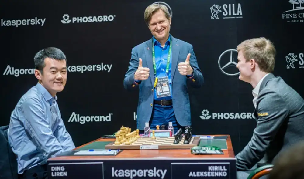 Pese a llevar piezas blancas, Ding Liren no pudo ganarle a Alekseenko, el jugador con menor ELO en este torneo. Foto: FIDE. Pese a llevar piezas blancas, Ding Liren no pudo ganarle a Alekseenko, el jugador con menor ELO en este torneo. Foto: FIDE.