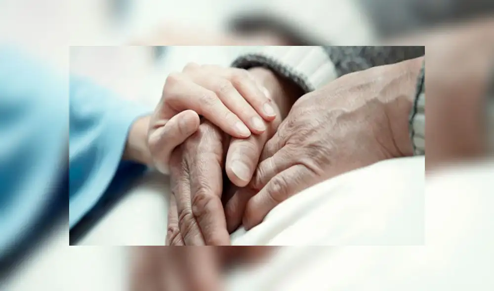 La anciana pasó ochos días en la casa de unos de sus hijos, donde familiares asistieron para despedirla. Foto: referencial