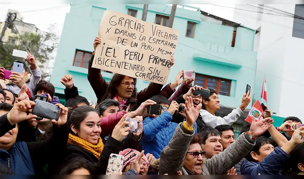 Población expresó al presidente su apoyo al adelanto de elecciones Población expresó al presidente su apoyo al adelanto de elecciones