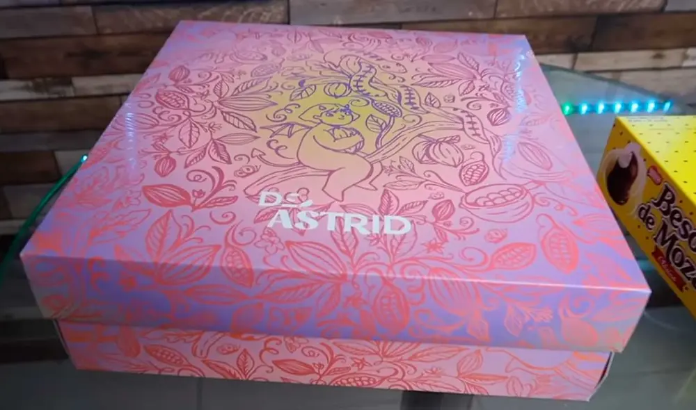 Desliza las imágenes para ver el aspecto de este costoso postre que se vende en un famoso local peruano. Foto: captura de YouTube/Desbalanceados