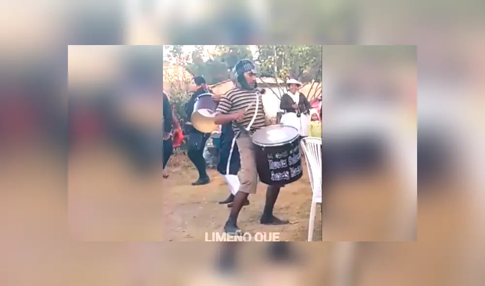 En Facebook se compartió el video viral de 'El Chavo' junto a 'Quico' bailando un pegajoso huayno de Santiago en Huancayo. En Facebook se compartió el video viral de 'El Chavo' junto a 'Quico' bailando un pegajoso huayno de Santiago en Huancayo.