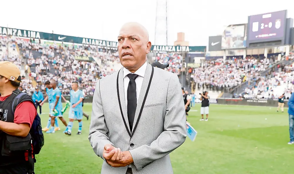 ¿Roberto Mosquera seguirá en Binacional? ¿Roberto Mosquera seguirá en Binacional?