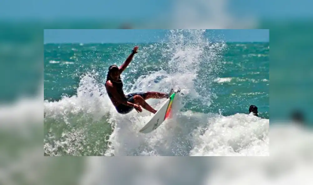 Campeona de surf muere tras ser alcanzada por un rayo mientras entrenaba [VIDEO]